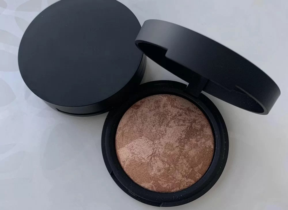 MocMallure True skin сухой хайлайтер